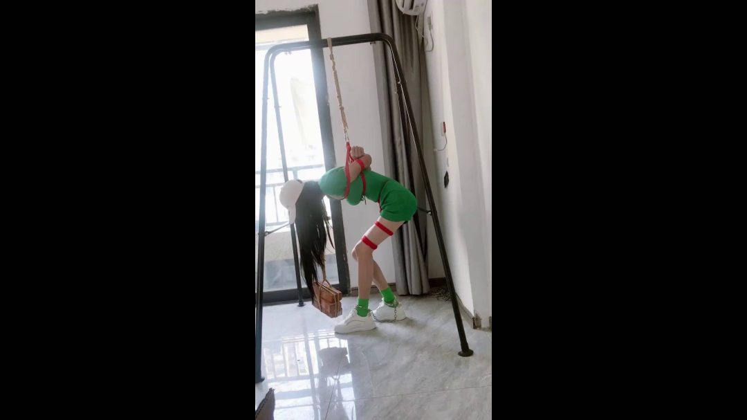 再次挑战难受的吊绑玩法+阳台镣铐-6