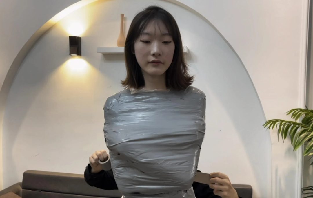 【小雪】 胶带全包，小雪的侧颜真好看-3