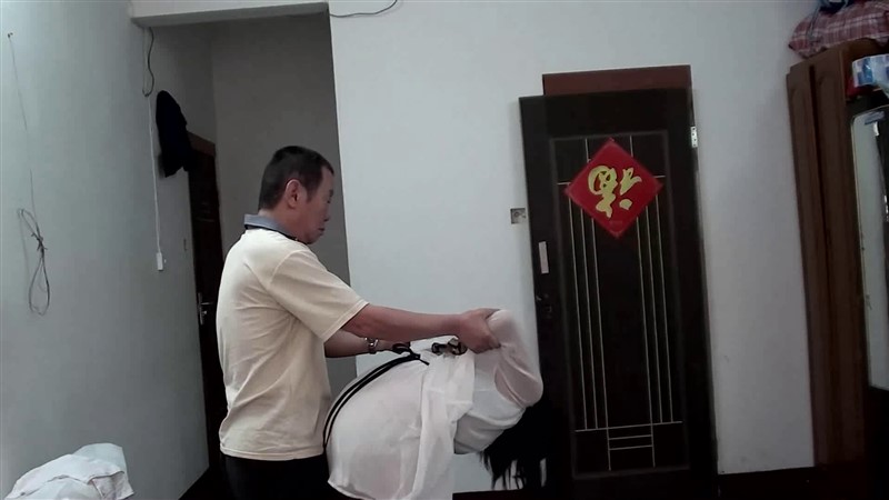 定拍漂亮小雪模特的丝巾捆绑，苏秦背剑背铐-5