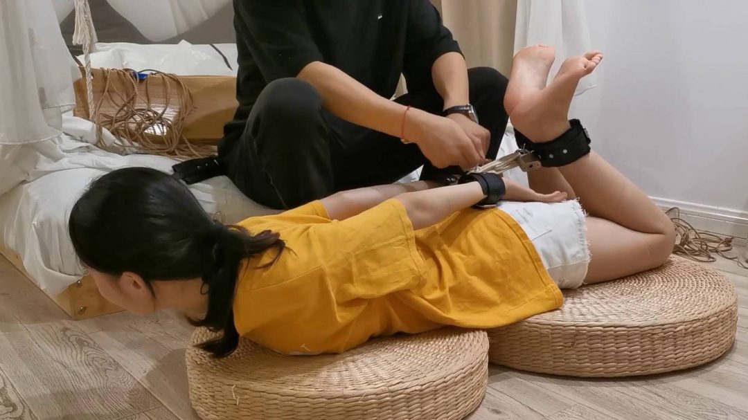 定拍莞尔 驷马反扣 裸足诱惑-3