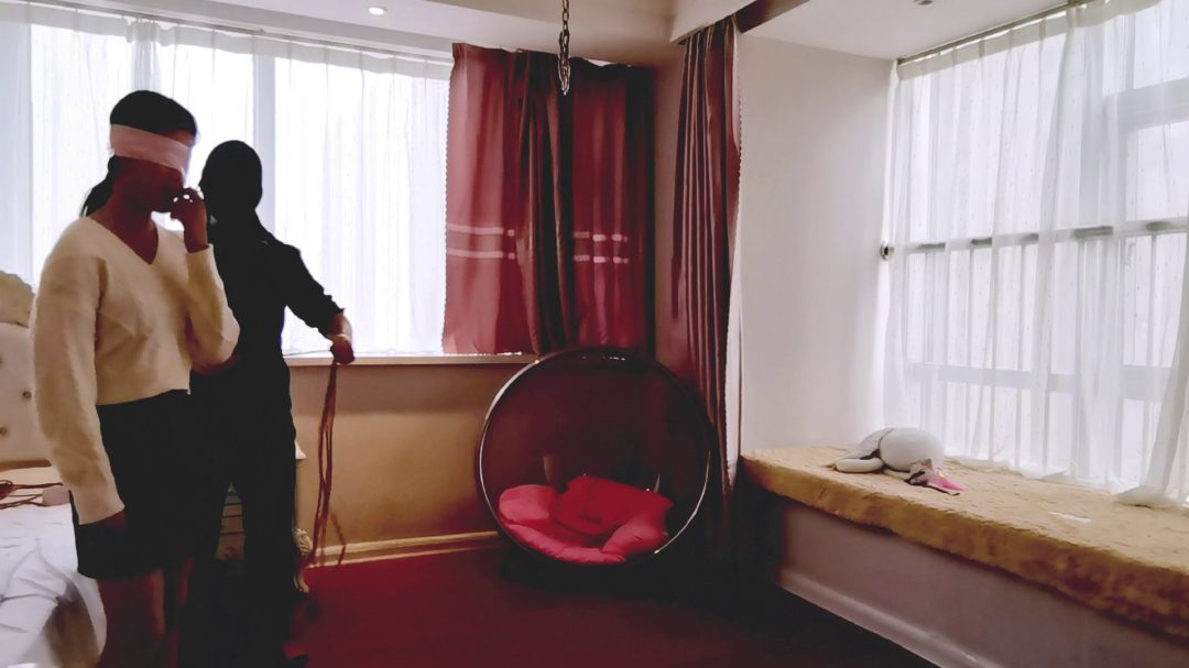 文慧驷马紧缚，肉丝长腿，细绳嘞嘴-1