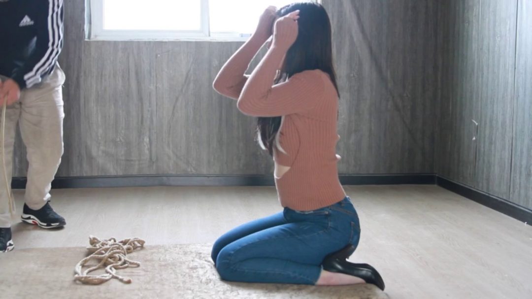 定拍反扭捆绑清纯靓丽美女小琛-3