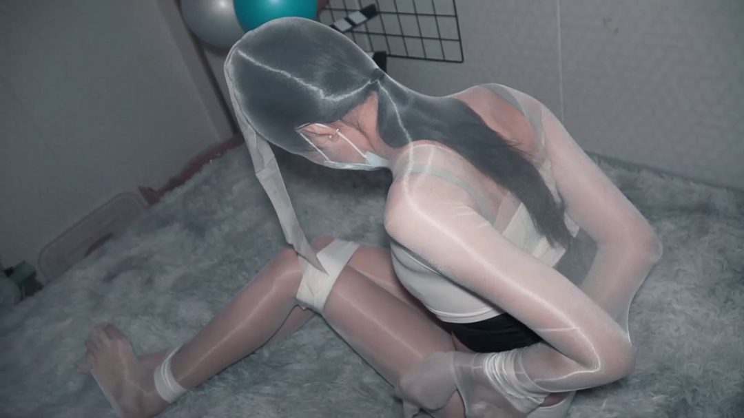 170长腿学姐油亮3条丝袜全包，丝袜套头！紧紧包裹！-5