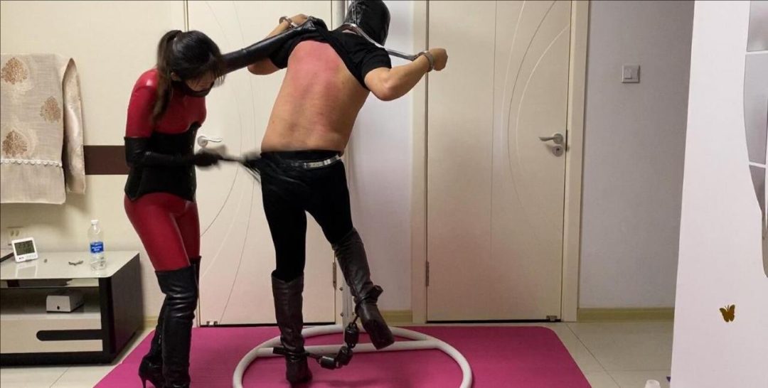 舔皮靴、皮靴碾食物、骑乘、疯狂鞭打、电击、三重头套、负压瓶-6