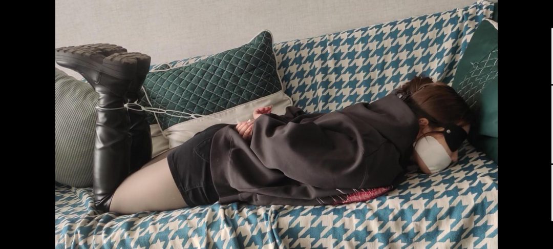 可可长筒靴扎带捆绑放置-5