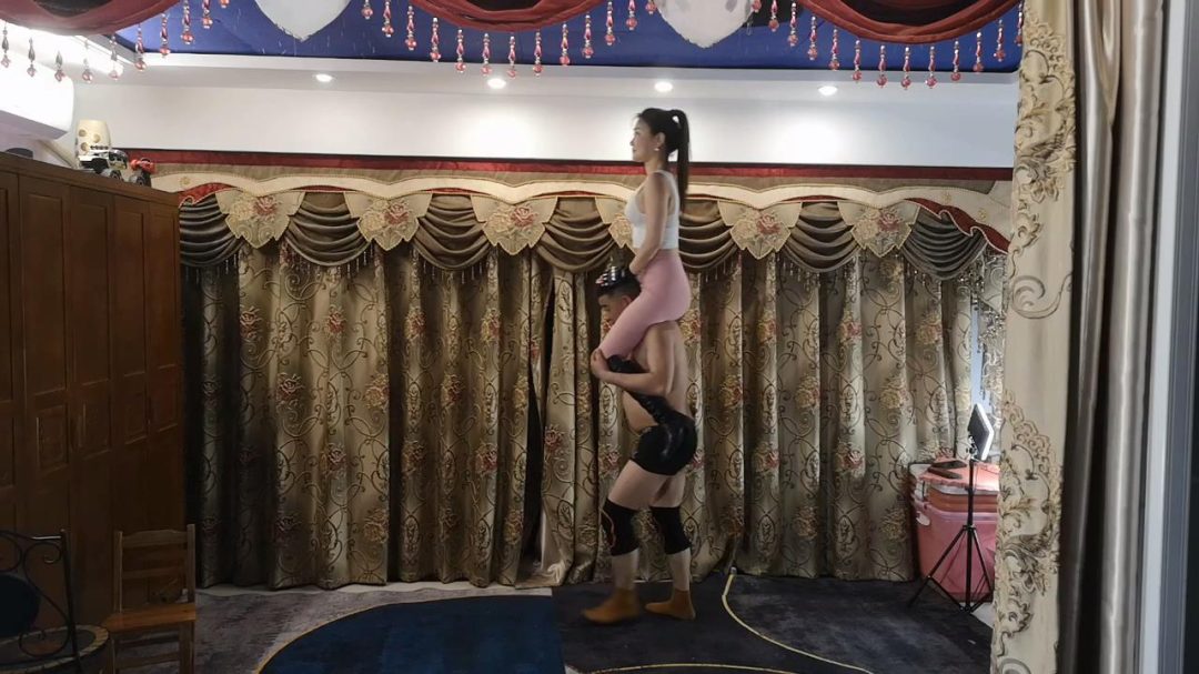 【大屁股黄月英】双腿挟刘皇叔号令天下-5