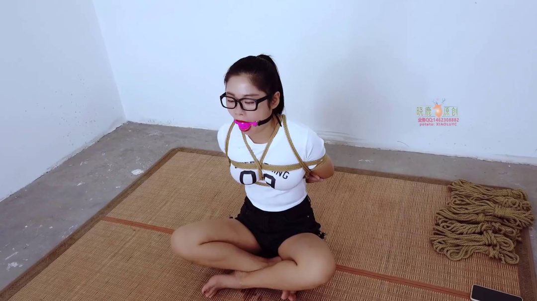 露露被海老缚强制TK 强制捆绑海老缚，第一次带口球口水爆炸-3