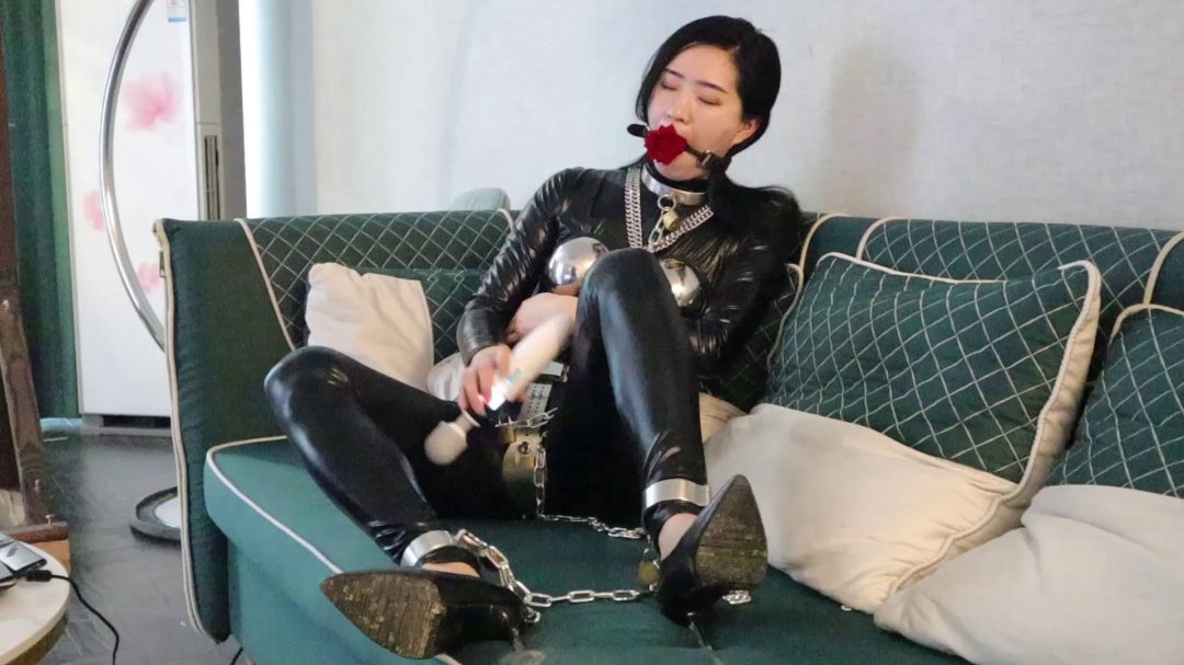 私奴圈养日常（上集） 实拍真实私奴的日常生活-5