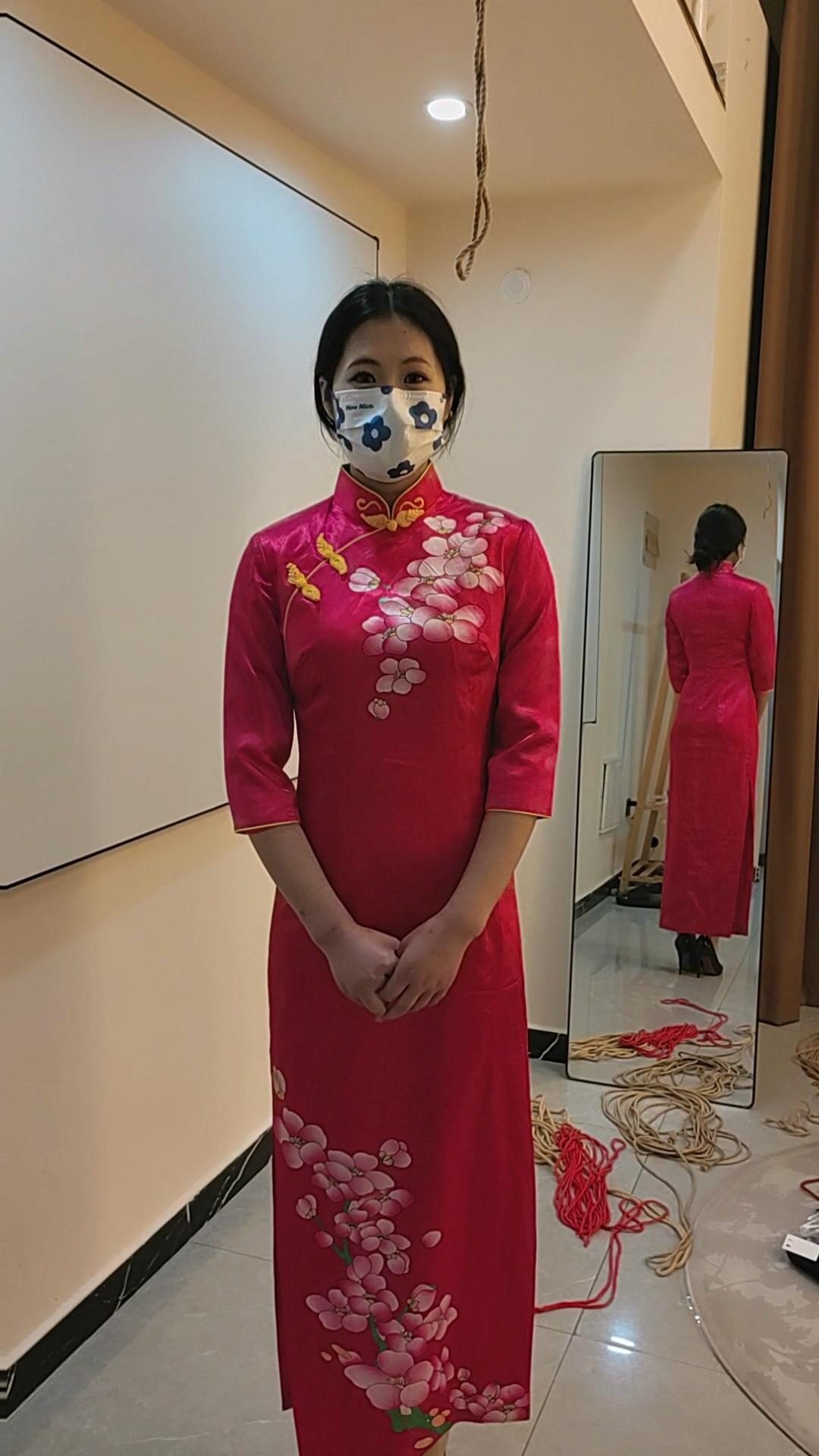 旗袍背剑式单腿紧缚-1