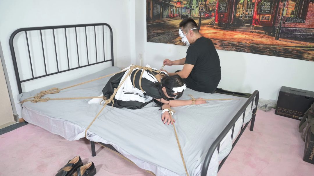 女仆装床上趴缚-白袜、TK、吻背-8