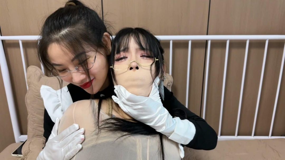 king完美复刻漫画定拍！云雀定拍《女仆与千金第二部——鸠占鹊巢02》饱和式剧情 丝袜女总裁被包裹成完美丝袜人茧 强制导尿管长期饲养 变成女仆的玩物~-4