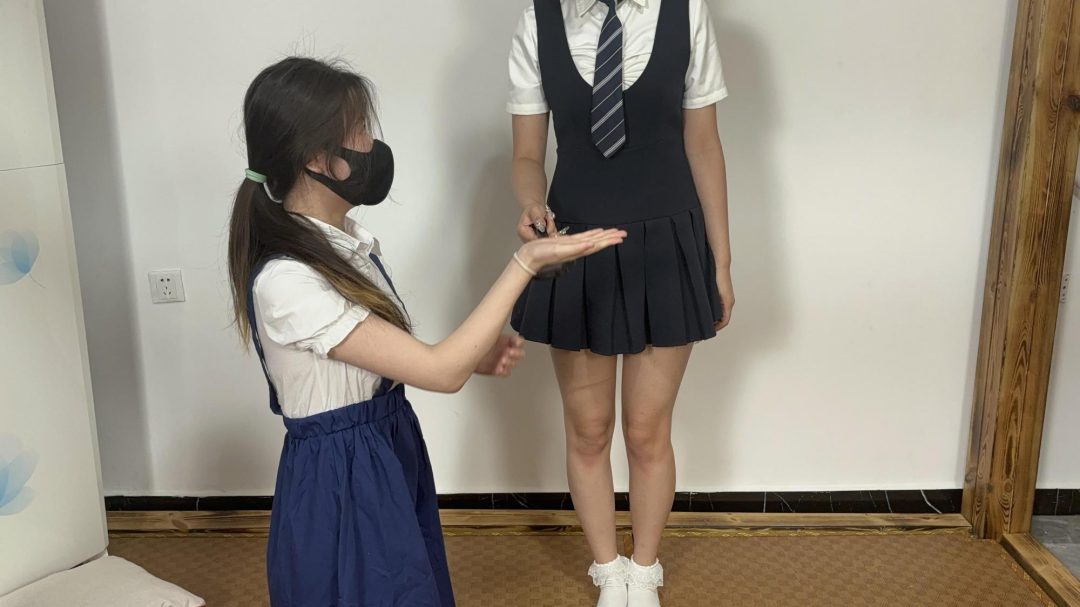 色色贴贴游戏（学生装，白丝，剧情游戏。三女采访）-5