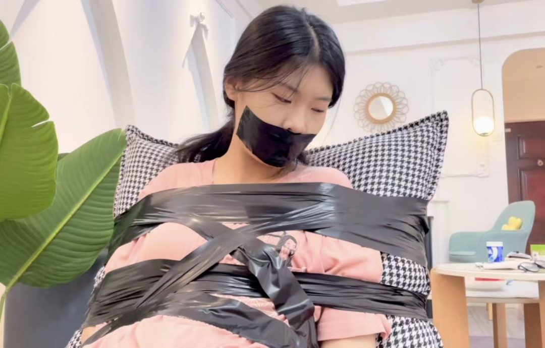 【缚艺录】【小菲】黑丝胶带与肉丝-7