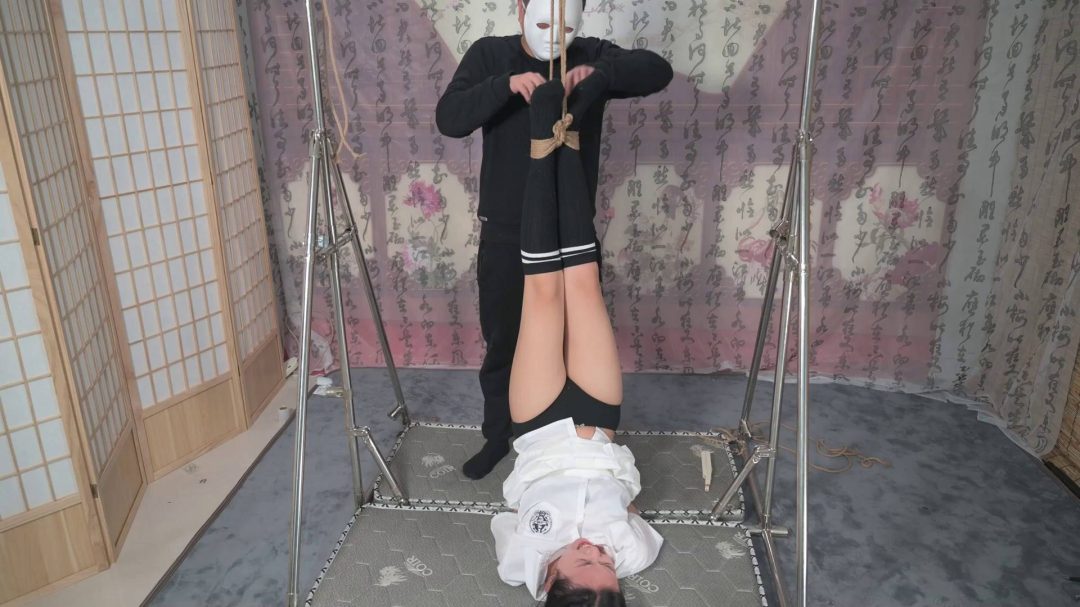 长腿妹子吊起TK电击-7