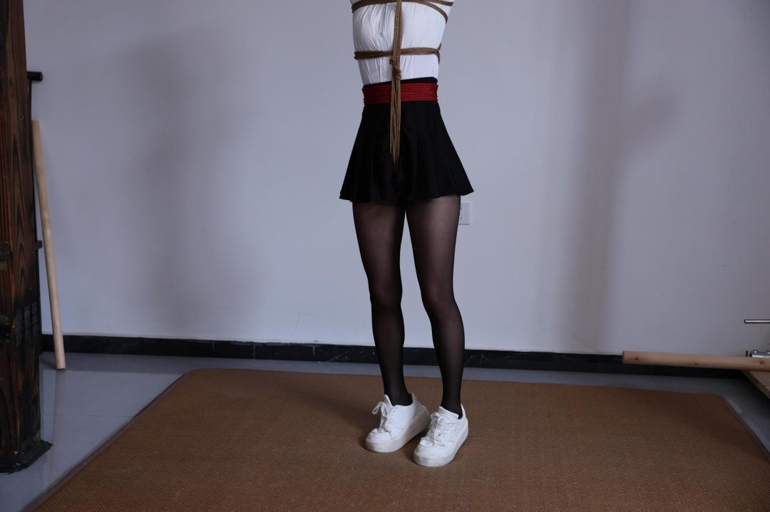 1分钟简缚 股绳吊 强制踮脚尖-1