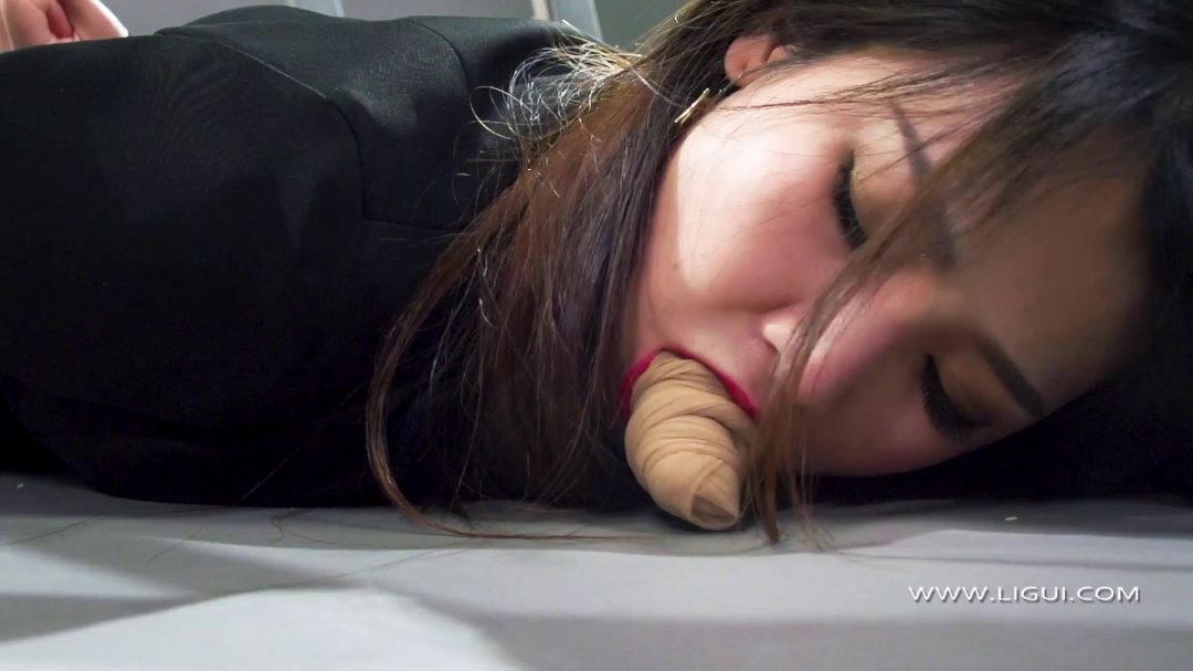 紧缚职女 文静丝袜堵嘴-8