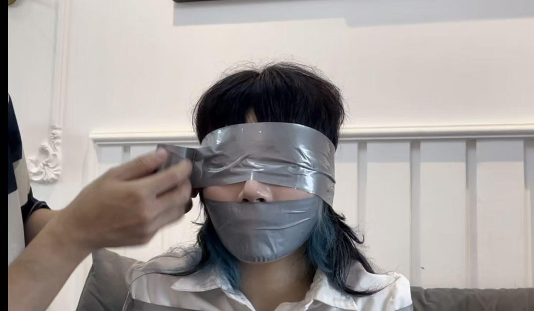 黑丝蒙眼+胶带封嘴-5