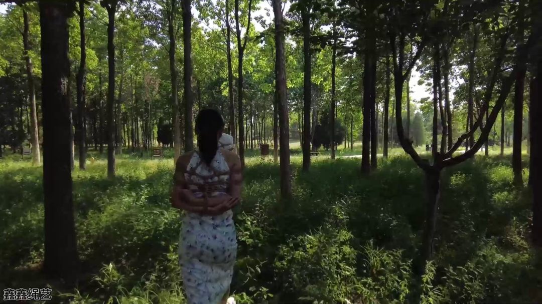 带着她们去户外踏青-6