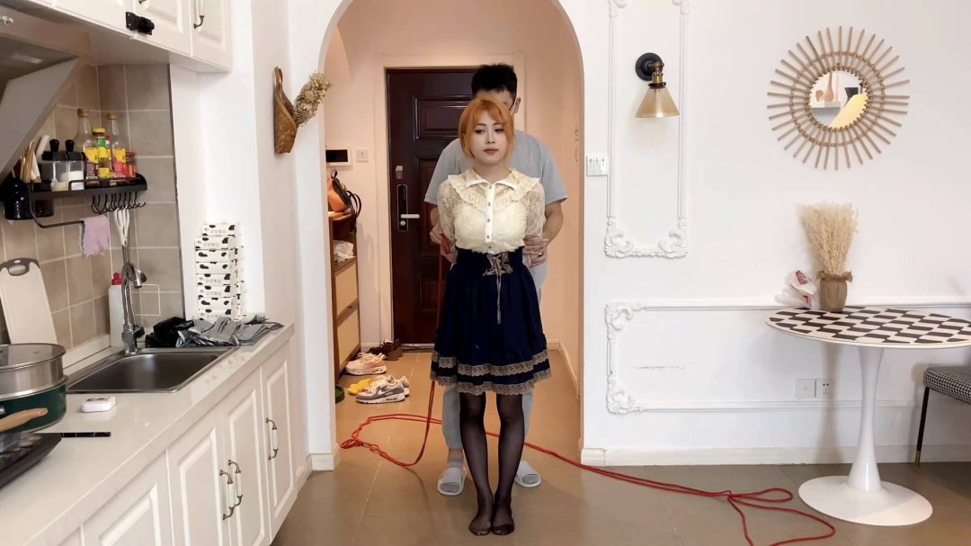 工作室最漂亮的小敏第一次来体验绳艺-1