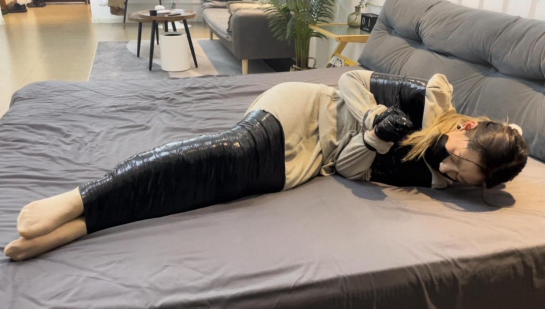 【小晗】 黑色胶带下的驷马挣扎-2