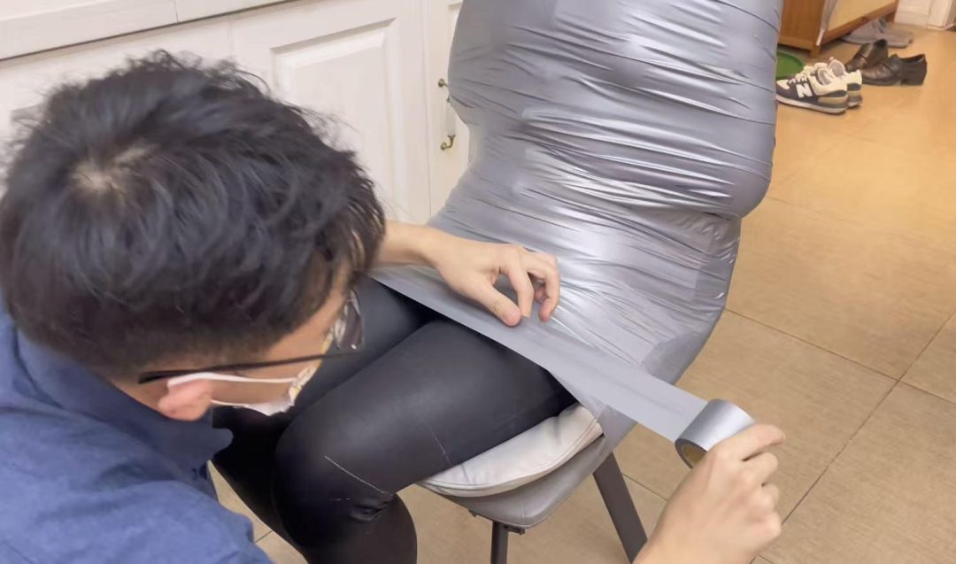 椅子上的银色胶带全包-3