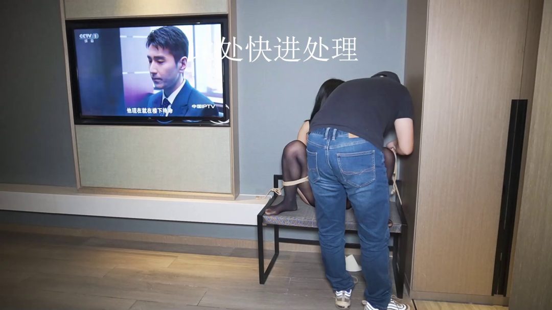 【宝妈朵朵】【黑丝】【打屁股】特殊的墙根罚站-2