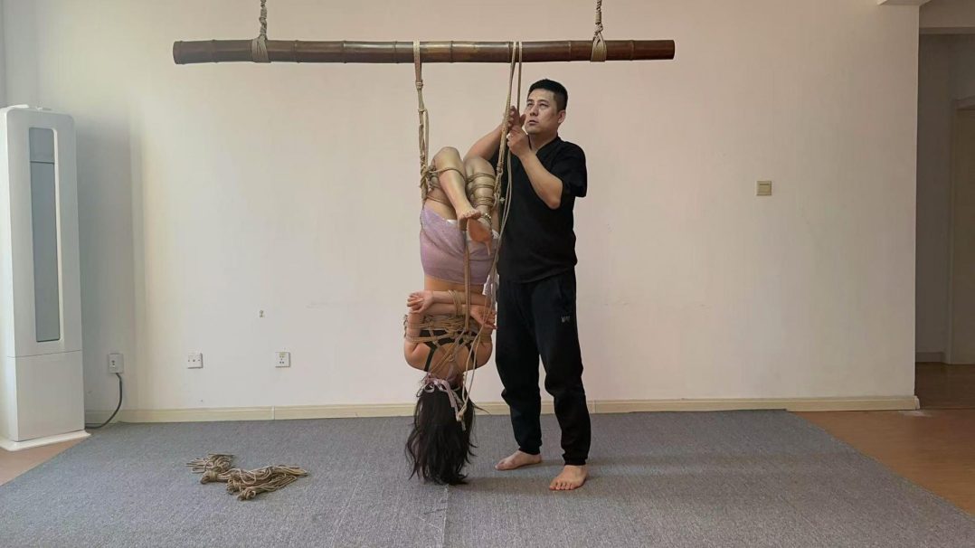 美女吊缚，空中驷马，倒挂，优雅唯美，视觉盛宴-4