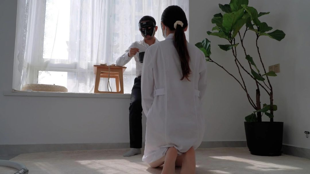 少妇护士的特殊岗位第4集：小玲的全身捆绑加股绳蠕动捡物训练-6