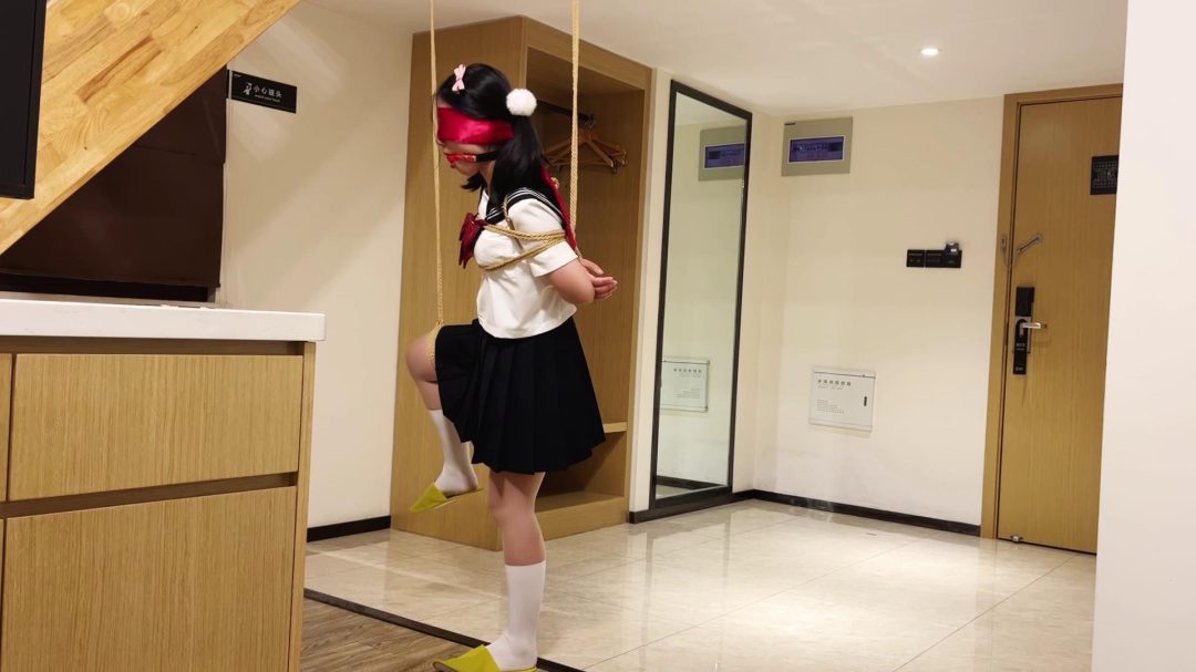 【臭脚妹妹】【白丝】【吊缚】【放置】【口球】【挣扎】-3