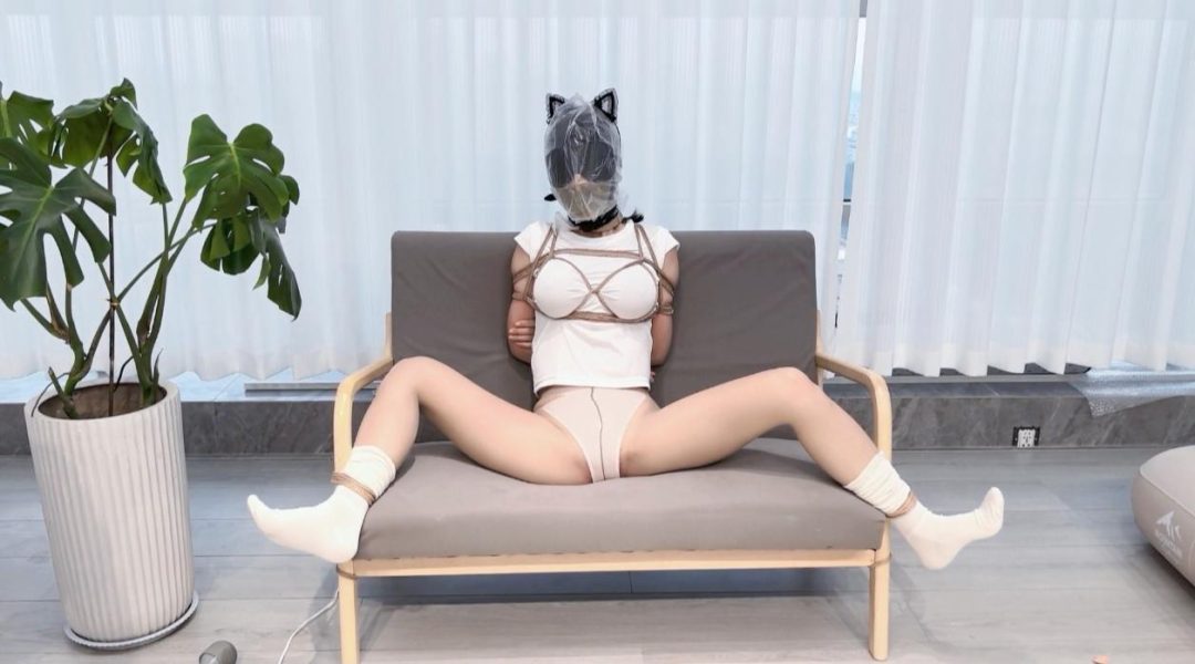 【真·全程高能】全篇止息头套没摘过带了50分钟，后程还继续套buff，疯狂挣扎，绝望崩溃 胶衣+丝袜-9