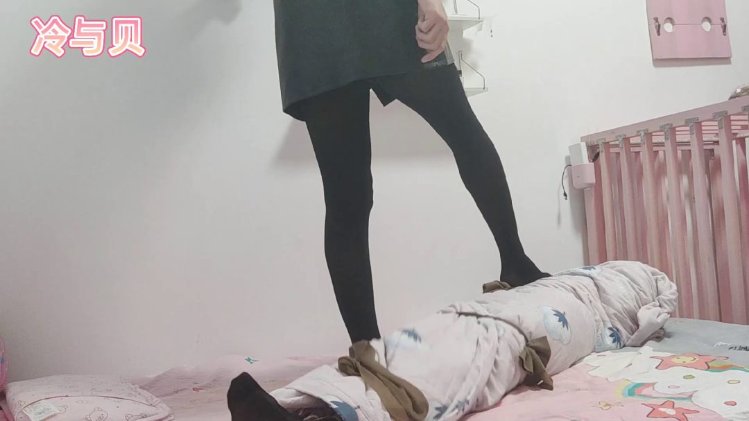丝袜捆绑+棉被包裹+丝袜驷马放置-5