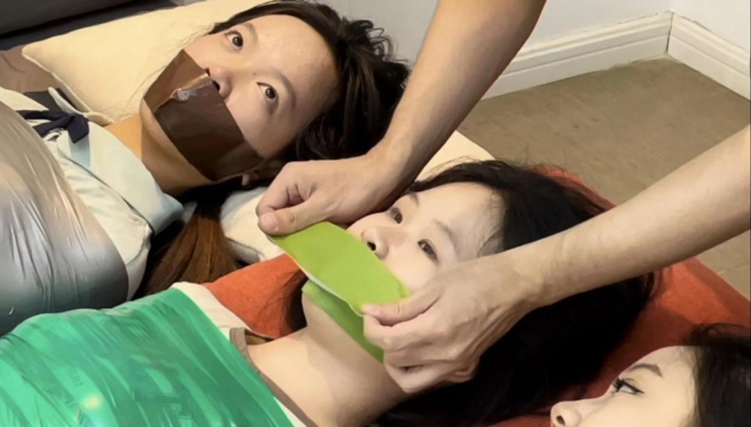 【小依】【小汪】【小杨】3个人的简单挣脱实验6，国庆前的最后一绑，交给了费时费力的木乃伊，缠的真累-6