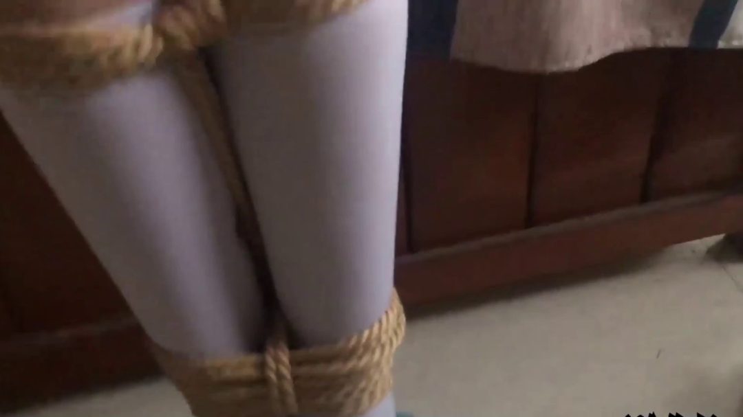 妹子小雪捆绑模拟-7