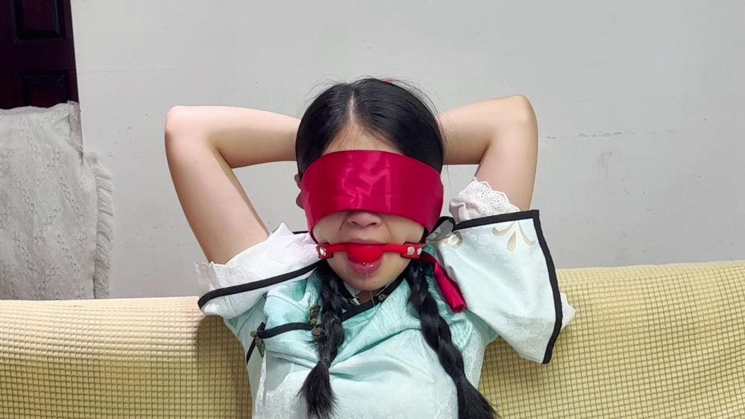 【臭脚妹妹第一部cos作品】【M字开脚】【口球】【白一带】【白丝】【金属强制开脚】-2