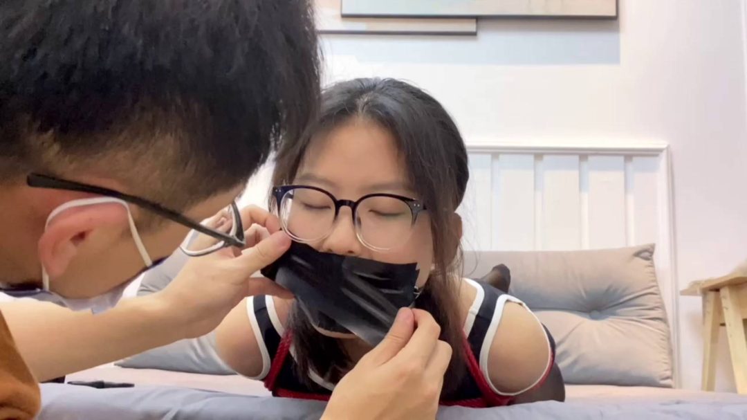 小雅的第一次口球体验-5