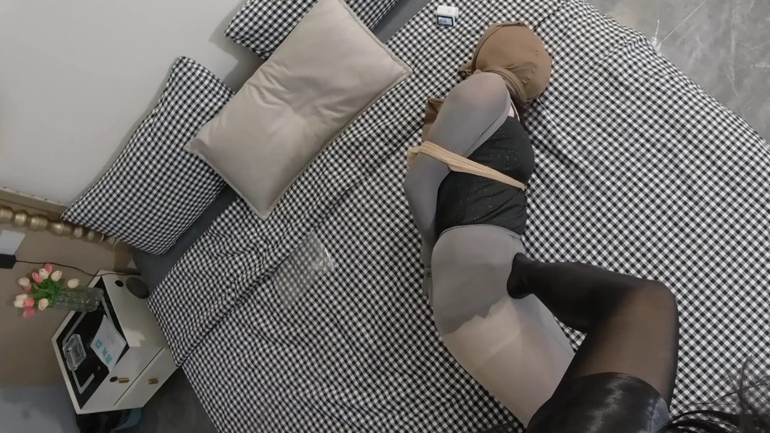 《网瘾紧缚治疗所》第四章 老客户复诊，所长用了最新研发的全包疗法-18