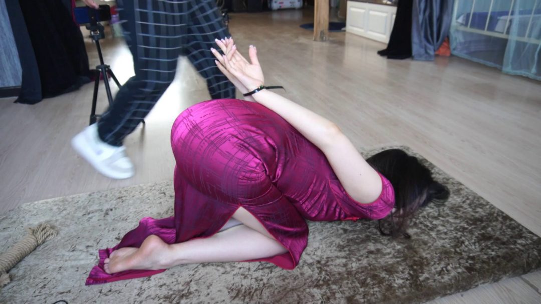 反扭捆绑美女巧巧-4