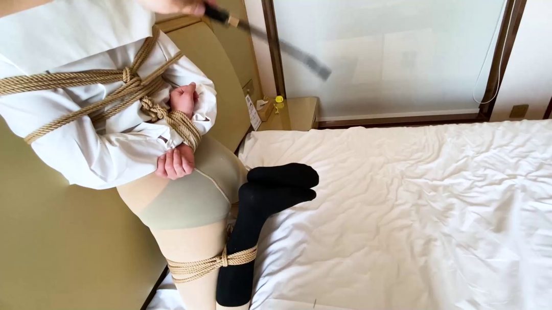 幼师小小日系JK双层丝袜 驷马捆绑的各种形态 哪一种最难受-4