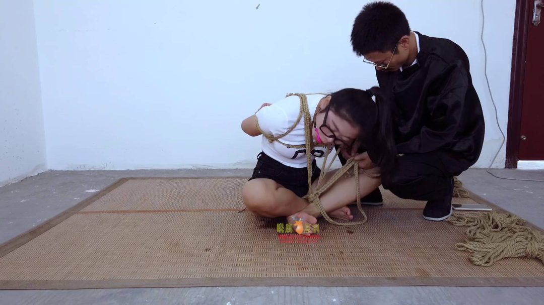 露露被海老缚强制TK 强制捆绑海老缚，第一次带口球口水爆炸-5