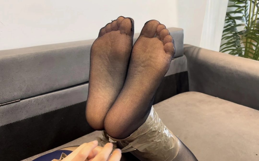 【小灵】胶带驷马后的，捏捏脚，捏捏屁股-6