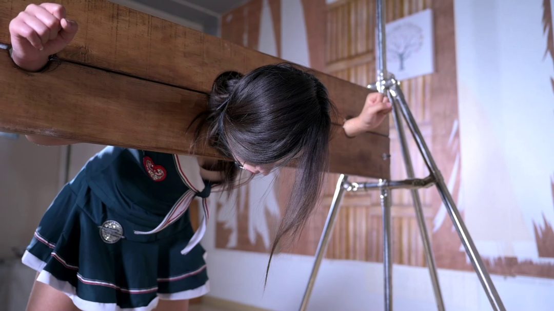 高跟铁架木枷固定-7