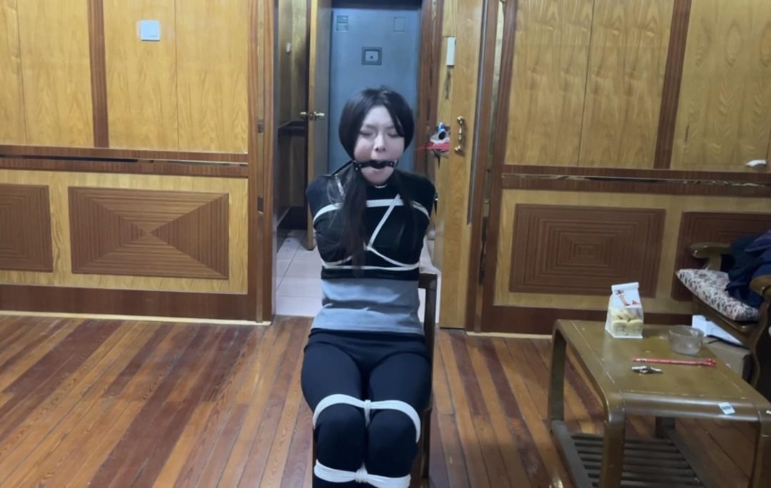 【缚艺录】【任我行】【小蛇】白袜、口球、胶带与光脚驷马-6