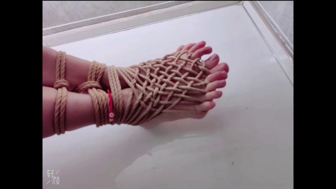 酒店内衣捆绑挣扎-4