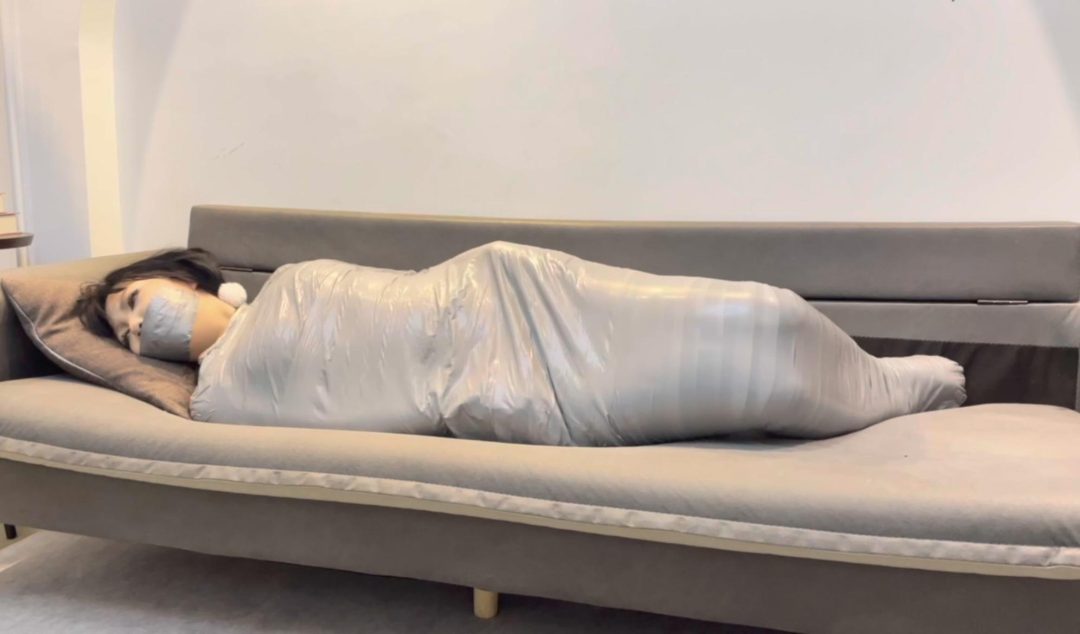 【小鹿】又到了，小鹿的胶带木乃伊时间-10