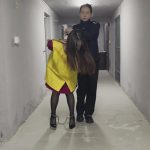 【鑫鑫工作室】张小姐因涉嫌 被逮捕，依法对她进行逮捕并搜查。张小姐声称自己没有犯罪，但 表示没有证据不会随意抓人。 张小姐坚称自己没有犯罪，是正常上班时被抓捕的,押回牢房，等待进一步的审判