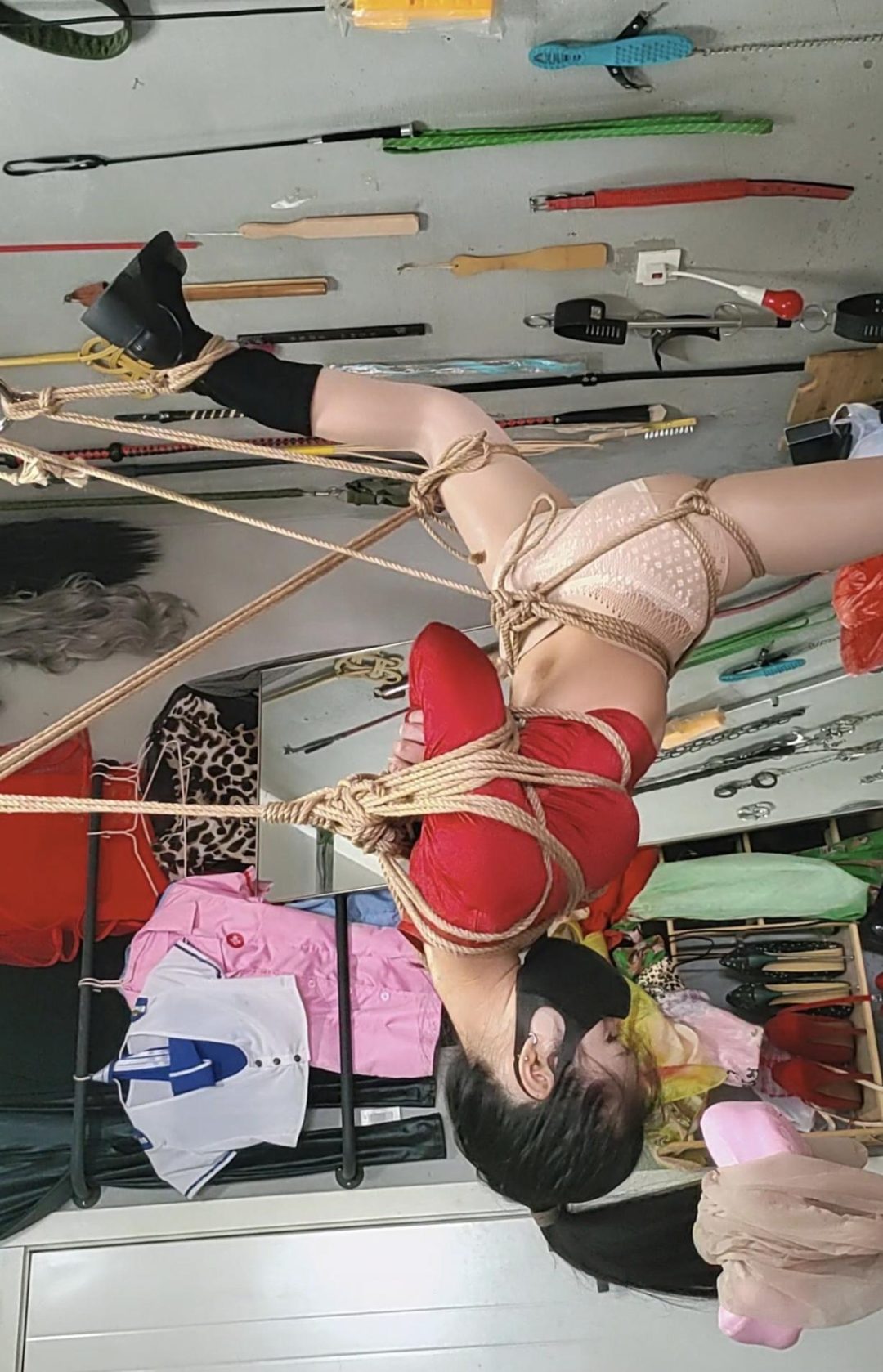 文慧长靴丝袜内内，紧缚吊起-2