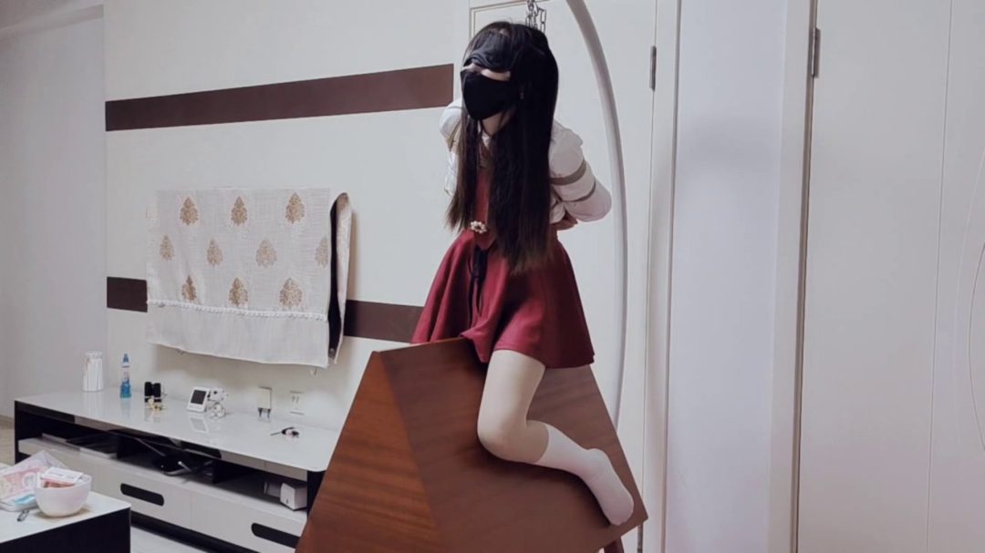 终极SM工具—三角木马（2）（木马上超凄惨的叫声，M开脚固定，电动工具~）-3