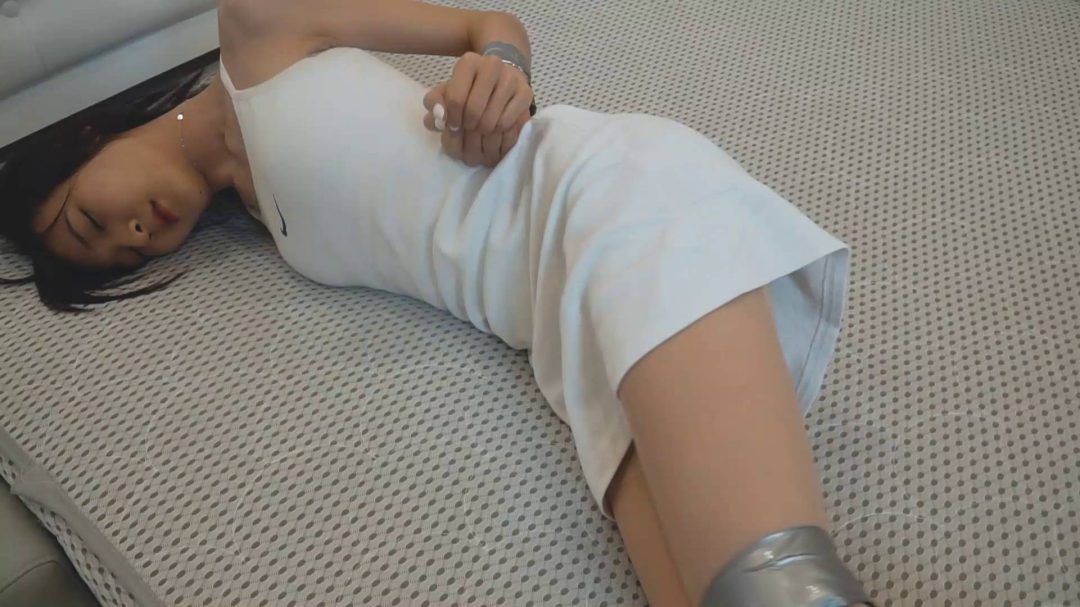 加不到女神的微信吗？快递员的霸王硬上弓，绑上后，嘿嘿，不由得你拒绝！-3