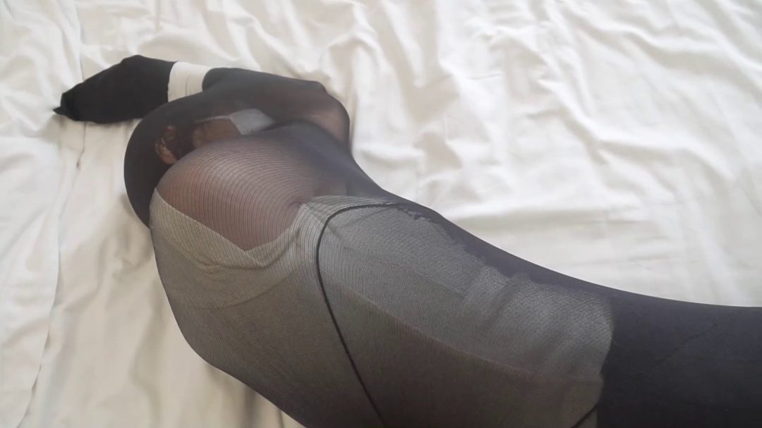 小姐姐被丝袜全包了-4