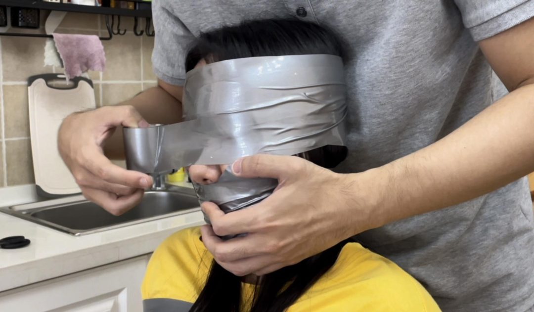 【小沐】银色胶带的椅子缚-5